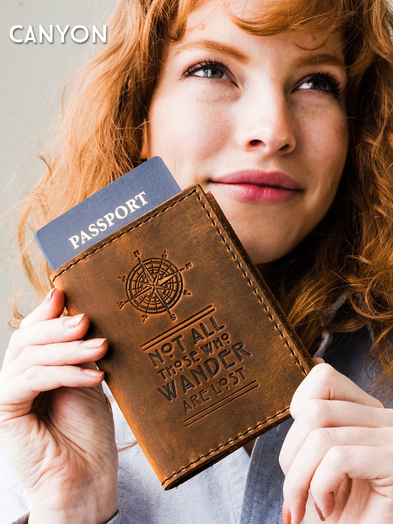 Προσωποποιημένη δερμάτινη θήκη διαβατηρίου