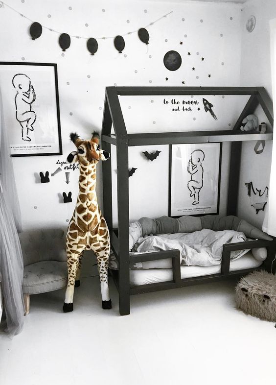 Χειροποίητο παιδικό κρεβάτι - σπιτάκι Montessori με προστατευτικά κάγκελα σε μαύρο χρώμα